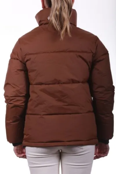 Igloo Chestnut*Helvetica Sale